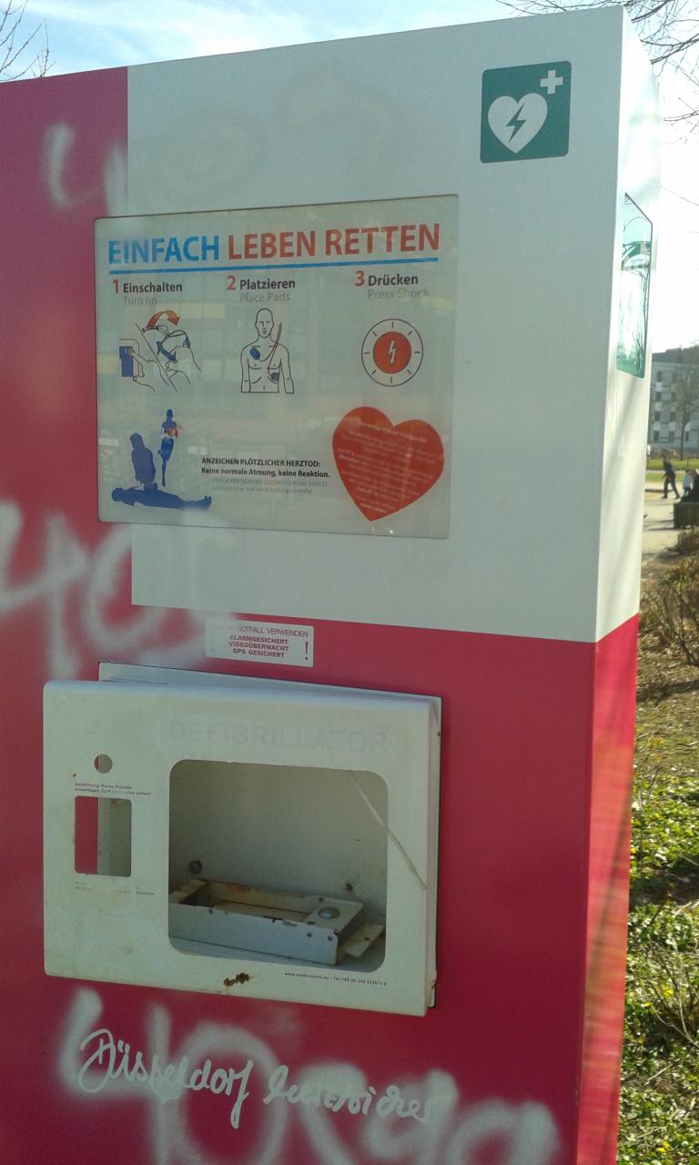 Bild einer vandalisierten AED-Station